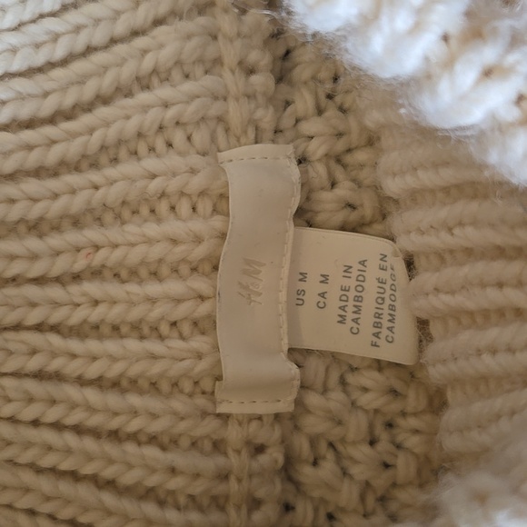 SOLD Sweater, cable knit - Picture 4 of 4
